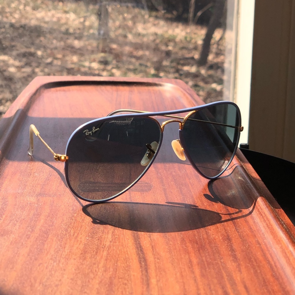 Light blue rim Aviators
